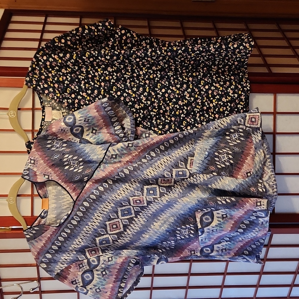 Set of 2 Women's Patterned Scrub tops